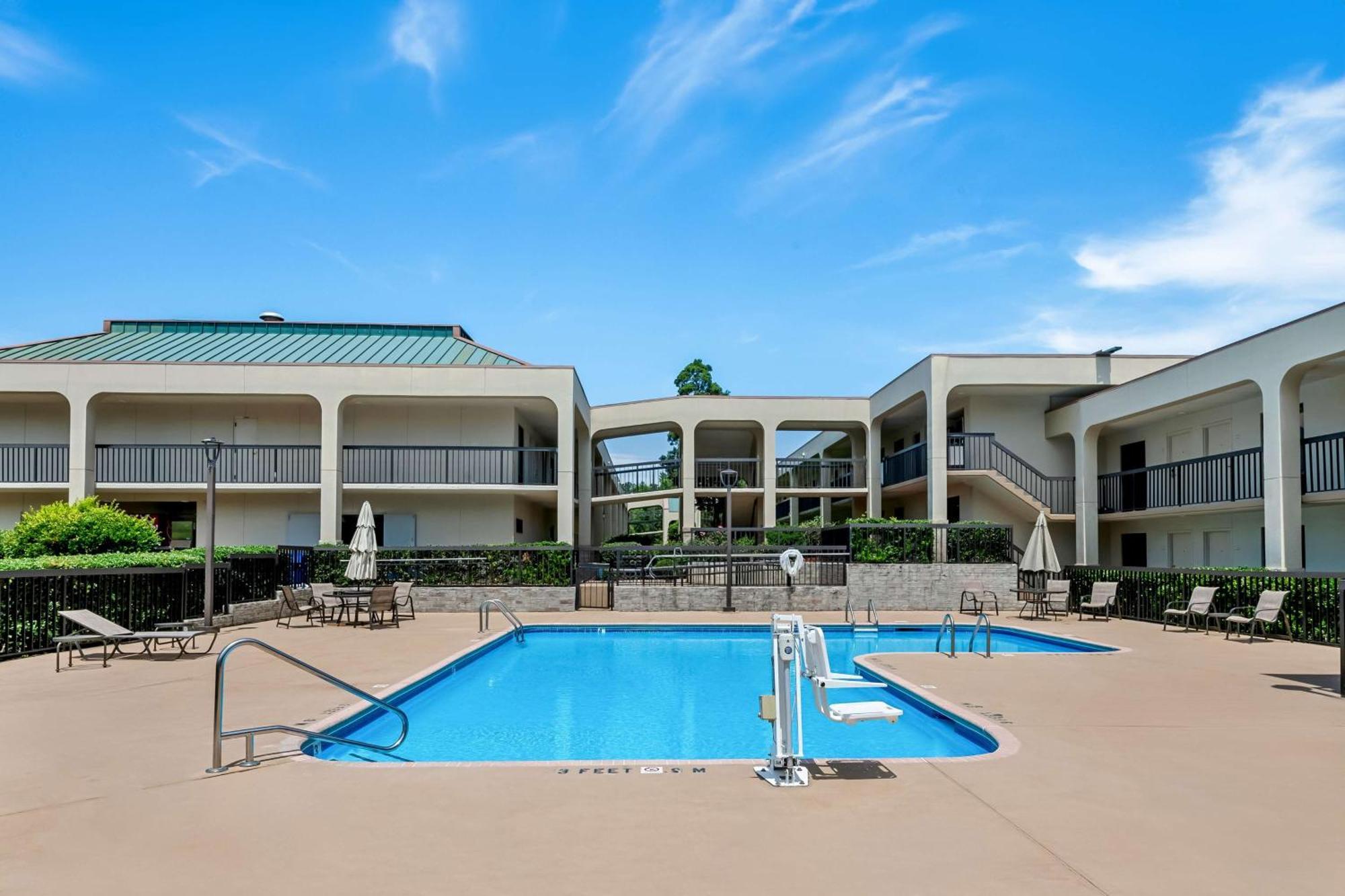 Surestay Plus Hotel By Best Western Southern Pines Pinehurst Exterior foto