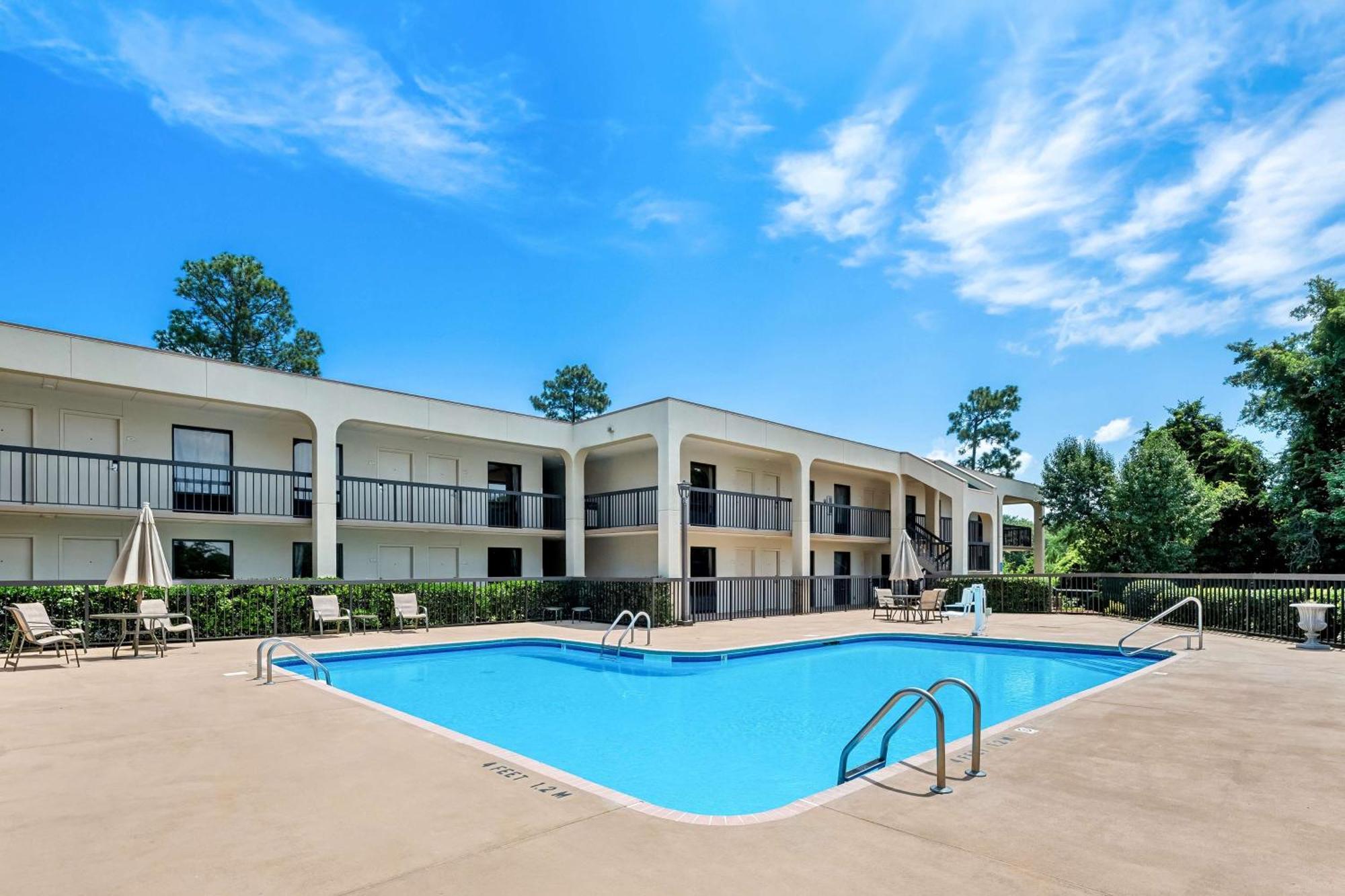 Surestay Plus Hotel By Best Western Southern Pines Pinehurst Exterior foto