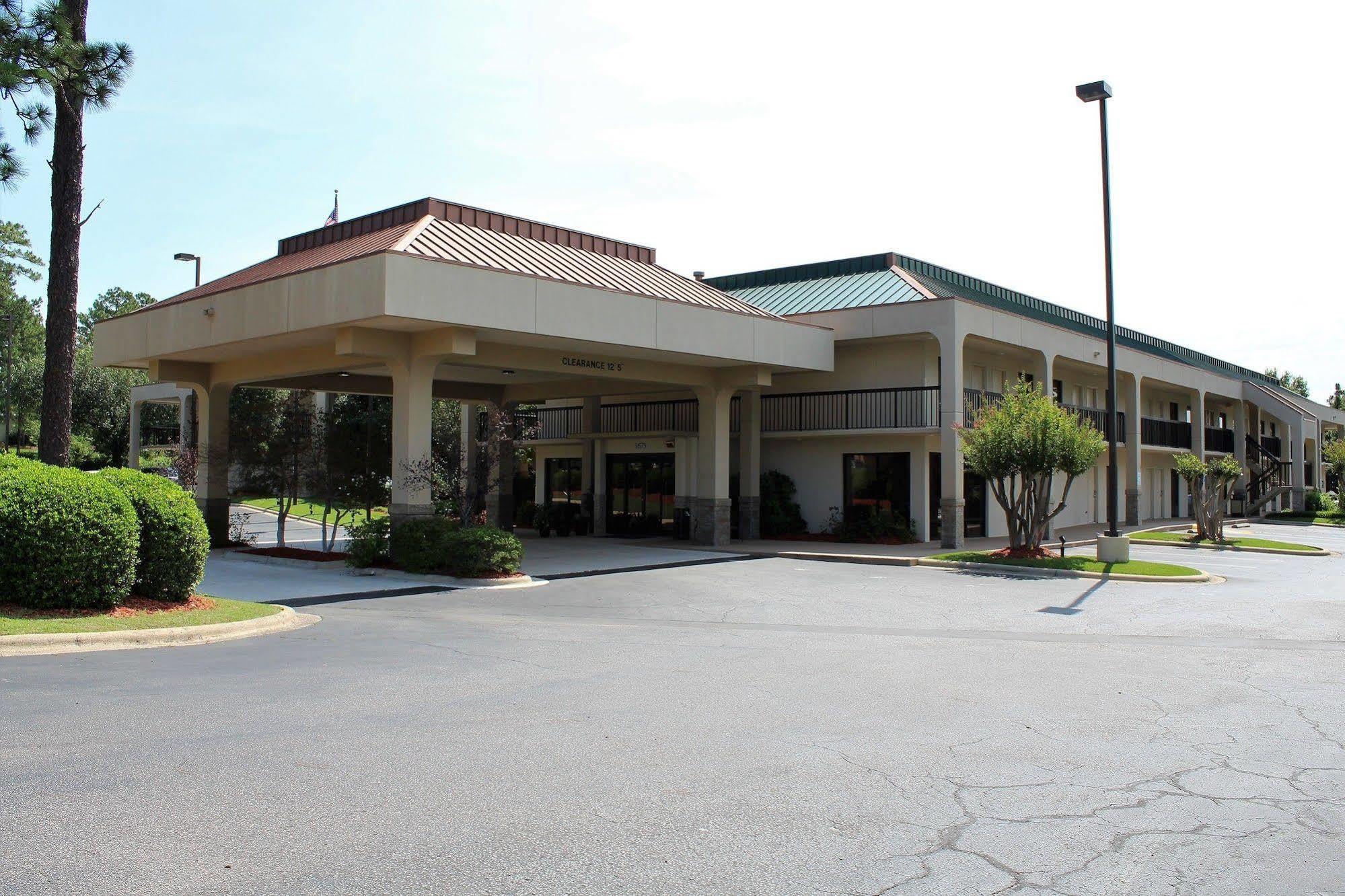 Surestay Plus Hotel By Best Western Southern Pines Pinehurst Exterior foto