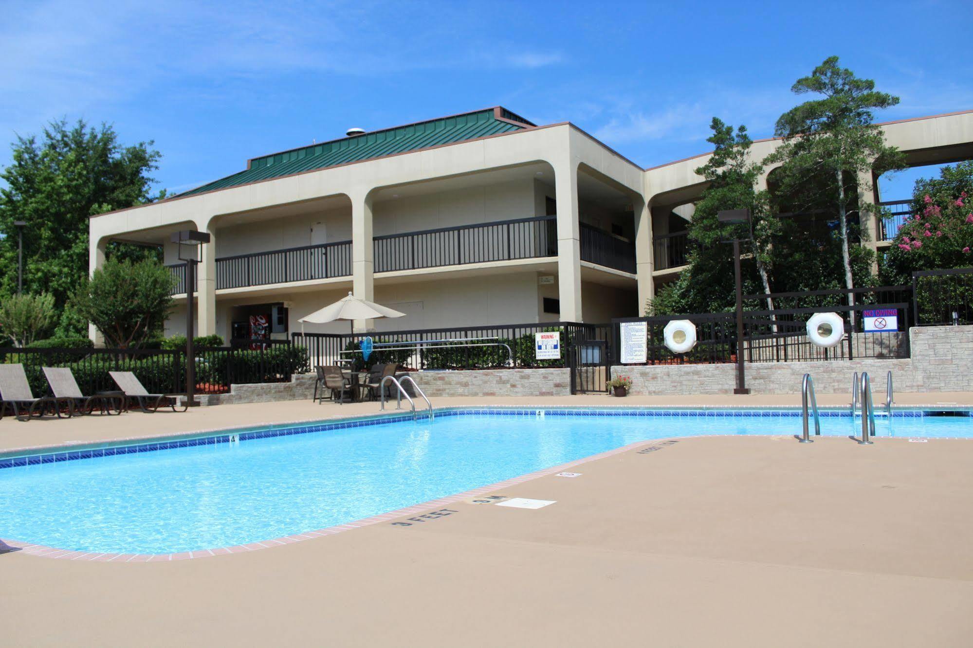 Surestay Plus Hotel By Best Western Southern Pines Pinehurst Exterior foto