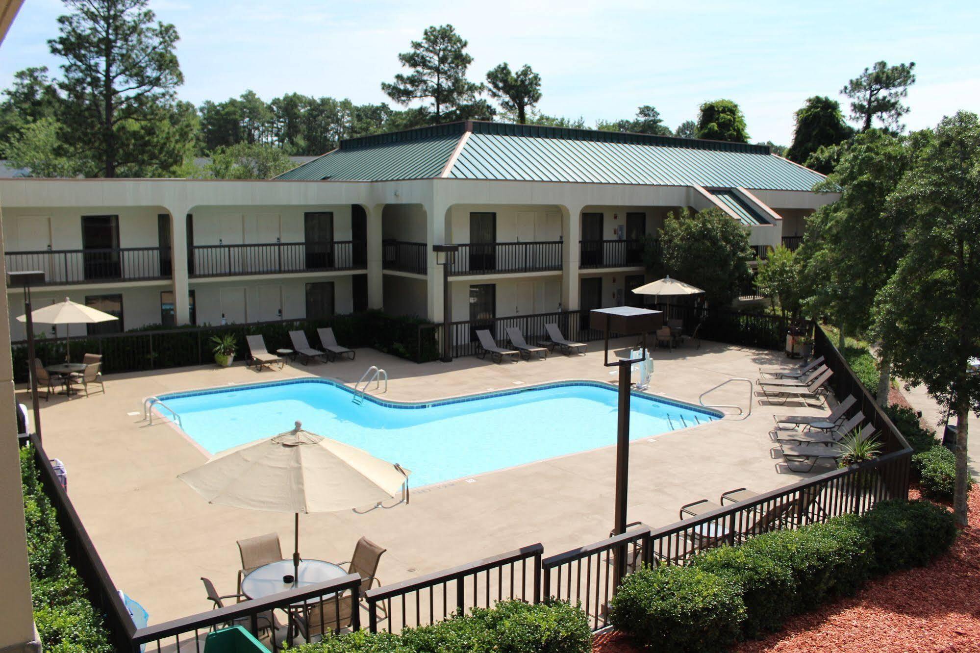 Surestay Plus Hotel By Best Western Southern Pines Pinehurst Exterior foto